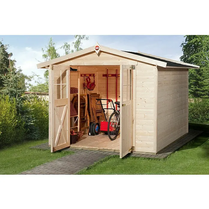 Weka Gerätehaus Classic - Außenbreite inkl. Dachüberstand: 290 cm, Außentiefe inkl. Dachüberstand: 273 cm, Holz, Natur - Gartenschuppen aus Holz mit geöffneten Türen, gefüllt mit Gartengeräten und einem Fahrrad.