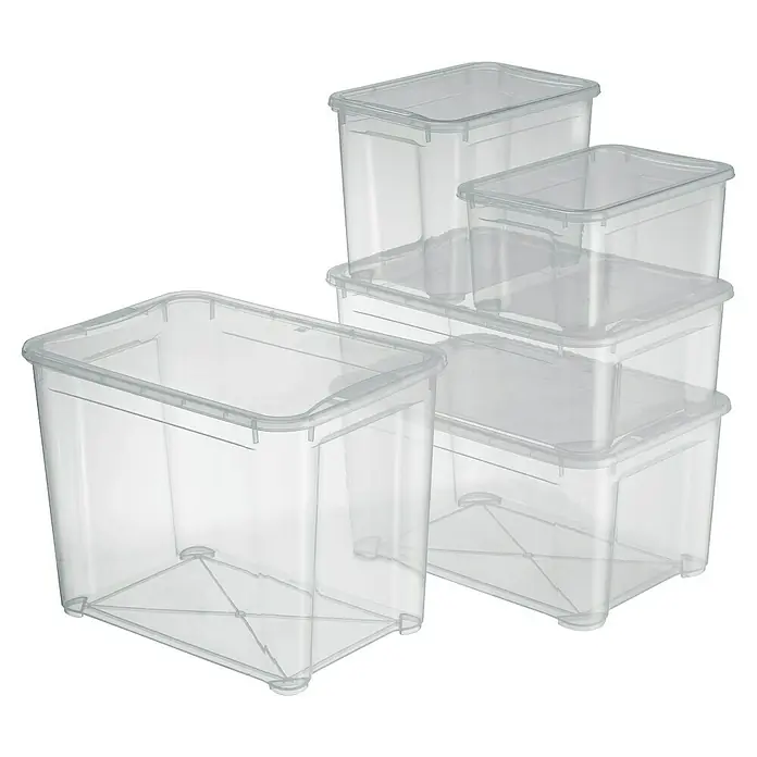 Regalux Clear Unterbettbox XXML x B x H: 79 x 58 x 18 cm, 52 l, Mit Rollen - Ein Stapel transparenter Aufbewahrungsboxen mit Deckel unterschiedlicher Größe, die eine praktische Aufbewahrungslösung darstellen.