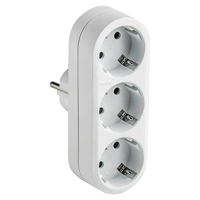 Adaptador de corriente universal triple TT - Potencia de conexión máx.: 3.680 W, Blanco - Un adaptador de enchufe Schuko blanco con un enchufe triple para conectar varios dispositivos.