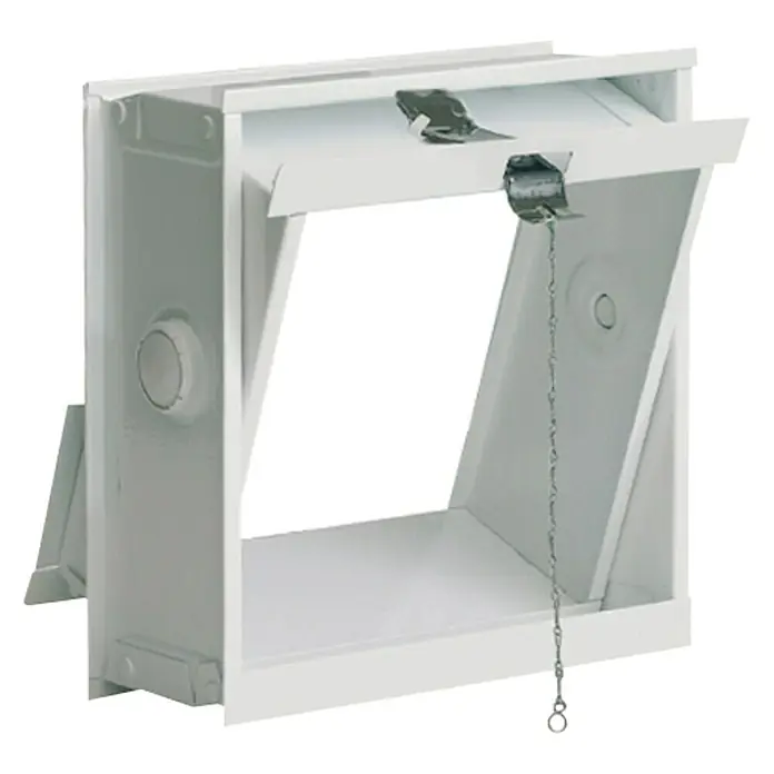 Fuchs Design Glasbaustein-Lüftungsflügel - 19 x 19 cm, Stahl - Detailaufnahme einer weißen Spülkammer mit Kettenzug, ein praktisches und robustes Produkt für den Sanitärbereich.