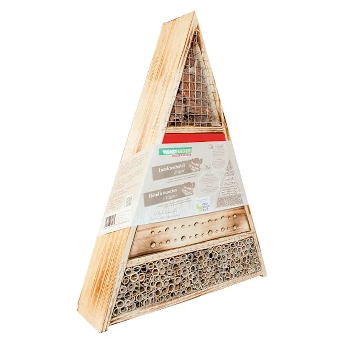 Windhager Insektenhotel - L x B x H: 36,5 x 9,5 x 48,5 cm, Holz, Naturbraun/Rot, Geflammt - Ein dreieckiges Insektenhotel aus Holz mit verschiedenen Füllungen für Insekten.