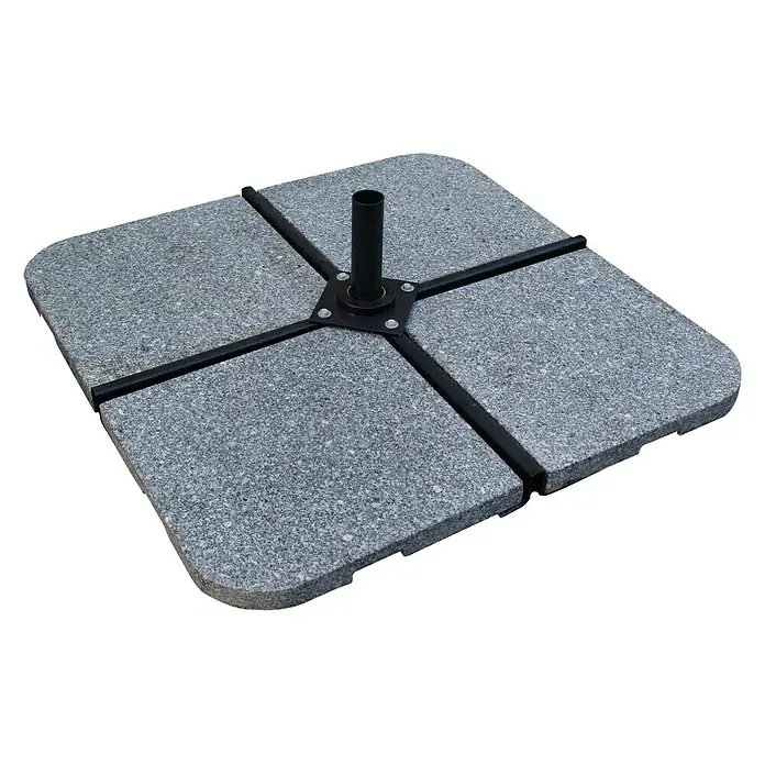 Loseta de exterior Tolox - L x An: 45 x 45 cm, Gris, Piedra natural - Imagen de una base para sombrilla cuadrada de granito con marco de metal negro.