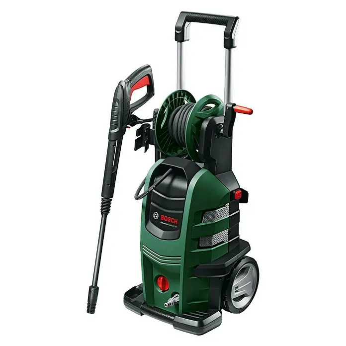 Bosch Hochdruckreiniger AdvancedAquatak 160 - 2.600 W, Max. Druck: 160 bar, Fördermenge: 570 l/h - Das Bild zeigt einen Bosch AdvancedAquatak 150 Hochdruckreiniger in Grün und Schwarz, der für Reinigungsarbeiten im Außenbereich konzipiert ist.