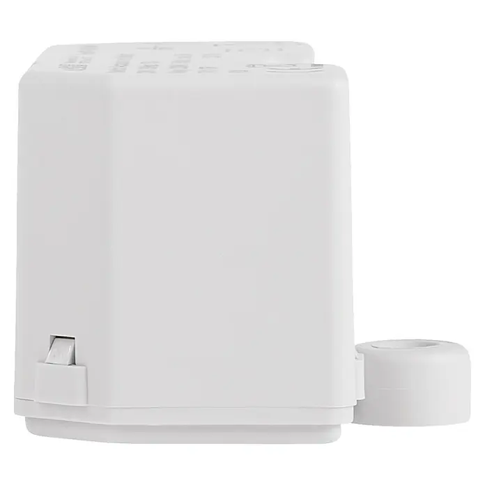Homematic IP Phasenabschnittdimmer-Einsatz HmIP-FDT - 41 x 54 x 33 mm, Unterputz, 230 V - Nahaufnahme eines weißen Feuchtraumschalters, der eine saubere und moderne Ästhetik für Badezimmer bietet.