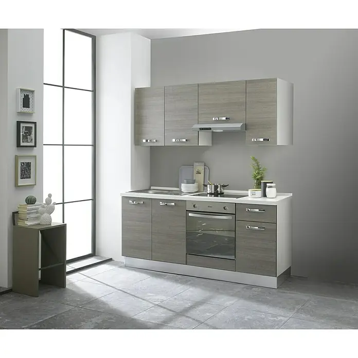 Marinelli Cucine Vormontierte Küchenzeile Rita - Breite: 195 cm, Eiche Grau, Mit Elektrogeräten - Das Bild zeigt eine moderne Küchenzeile in Grau- und Weißtönen mit Hängeschränken, Elektroherd und Spüle, ideal für kleine Räume.