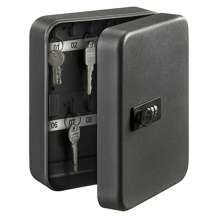 Portaferm Schlüsselbox KC20C - Anzahl Haken: 20 Stk., 16 x 8 x 20 cm - Ein grauer Schlüsselsafe mit Zahlenschloss ist geöffnet und zeigt einige Schlüssel, die in nummerierten Fächern hängen.