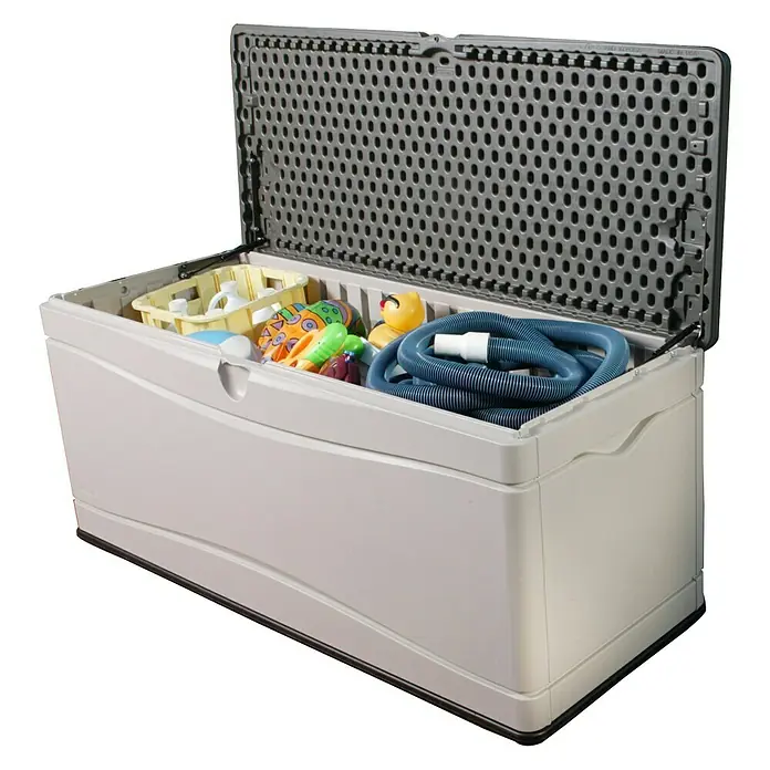 Lifetime Gartenbox XXL - L x B x H: 153 x 61 x 66 cm, Kunststoff - Ein offener Gartentruhe aus robustem Kunststoff, gefüllt mit Poolzubehör und Spielzeug, ideal für die Aufbewahrung im Außenbereich.