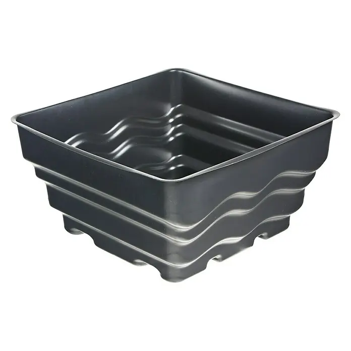Heissner Teichschale - 58 x 58 x 30 cm, Fassungsvermögen: 70 l - Ein grauer, quadratischer Pflanzkasten mit gewelltem Rand, ideal für Pflanzen und Blumen. Robuste Bauweise und stilvolles Design.