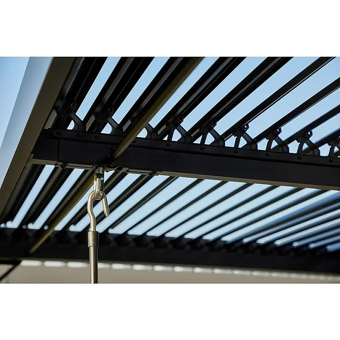 Sunfun Melina Grillpavillon - B x T: 250 x 160 cm, Farbe Gestell: Schwarz, Aluminium - Detailaufnahme einer schwarzen Pergola mit Lamellen, die sich öffnen und schließen lassen. Die Pergola bietet Schatten und Schutz vor Sonne.