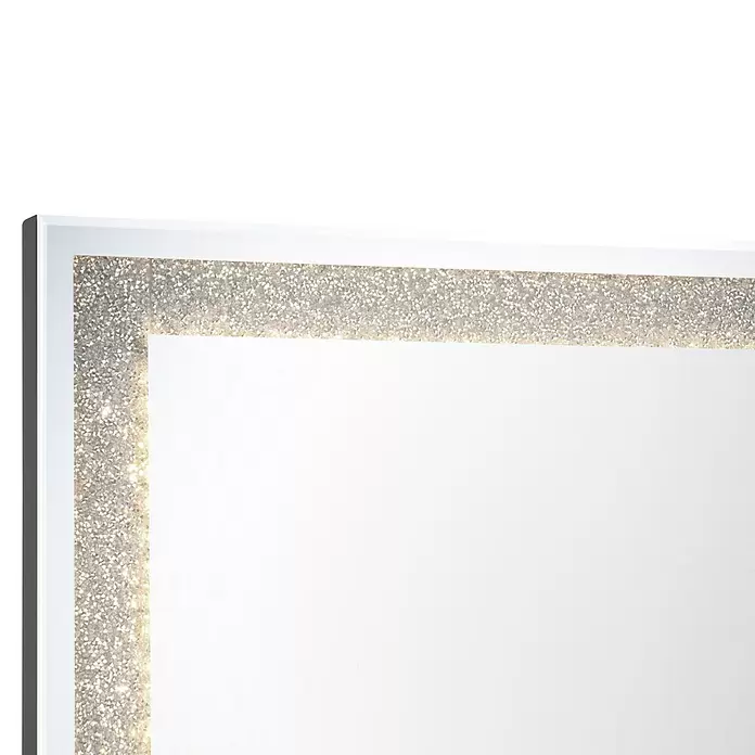 LED-Lichtspiegel Glimmer - 50 x 70 cm, Rechteckig - Nahaufnahme eines Spiegels mit funkelndem Glitzerrahmen.