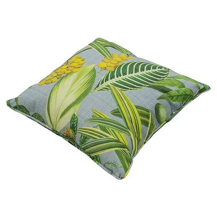 Madison Outdoor-Kissen - 50 x 50 cm, Grave Grey, Baumwoll-Polyester-Mischgewebe - Dekokissen mit tropischem Pflanzenmuster in Grün- und Gelbtönen, das eine frische und lebendige Atmosphäre schafft.