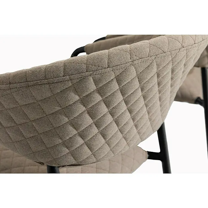 Stapelsessel - Stapelbar, Beige, B x T x H: 64,8 x 59,7 x 83 cm - Nahaufnahme eines Stuhls mit gestepptem Stoffbezug und schwarzen Beinen.