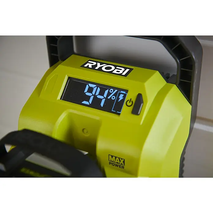 Ryobi Max Power Schnellladegerät RY36C10A - Passend für: Alle Akkus der Ryobi 36 V MaxPower-Serie - Nahaufnahme einer RYOBI-Akkuanzeige, die einen Ladestand von 94% anzeigt. Der Fokus liegt auf der digitalen Anzeige und dem Markennamen.
