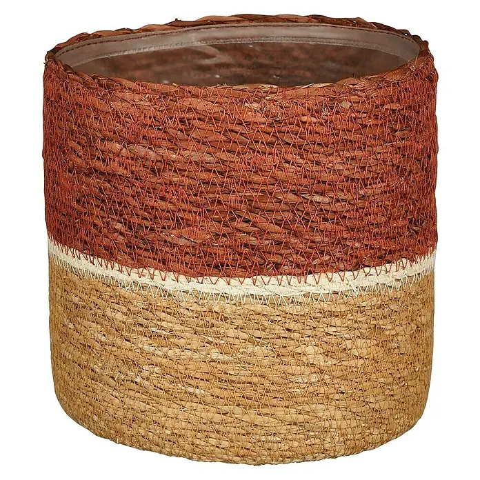 Mica Decorations Pflanzkorb Damian - Außenmaß (Ø x H): 16 x 16 cm, Naturmaterialien, Rot - Ein dekorativer, runder Übertopf aus geflochtenem Material in Braun- und Beigetönen mit weißem Akzentband.