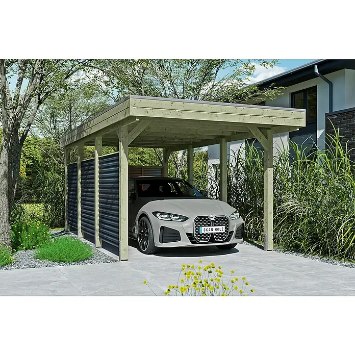 SKAN HOLZ Carport Friesland Hybrid Set 11 - Außenmaß inkl. Dachüberstand (B x T): 3,14 x 5,55 m, Einzelcarport, KDI Grün, Mit Rück- und Seitenwand - Ein modernes Carport aus Holz mit einem grauen BMW darunter, umgeben von üppigem Grün. Ideal zum Schutz Ihres Fahrzeugs vor Wettereinflüssen.