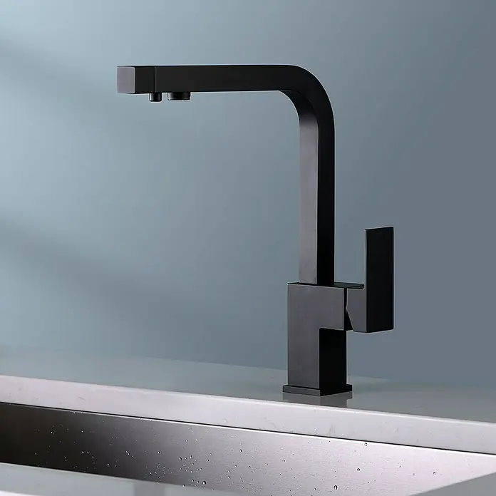 Imex Grifo de cocina ósmosis Capri - Negro - Elegante grifo de cocina negro mate con un diseño moderno y angular, de líneas limpias, que complementa perfectamente cualquier decoración de cocina elegante.