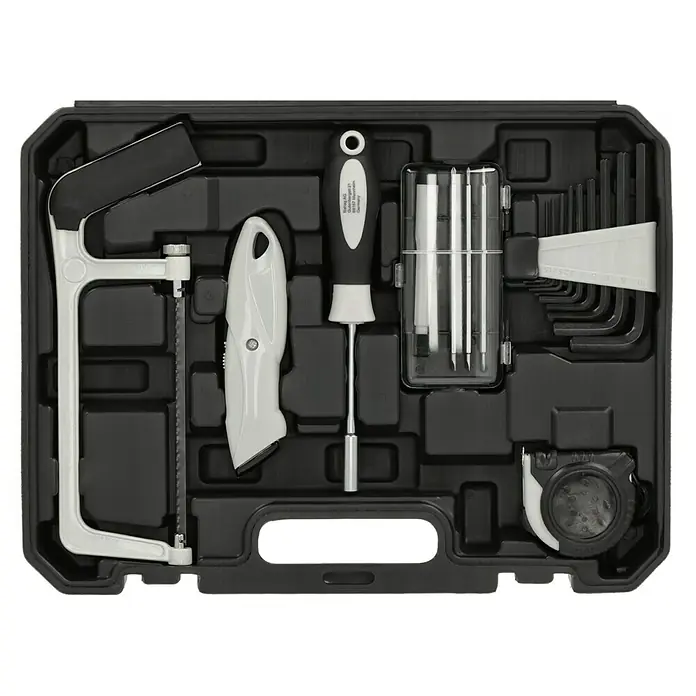 Werkzeugkoffer Home - 27 -tlg. - Ein schwarzer Werkzeugkasten mit diversen Werkzeugen, darunter eine Metallsäge, ein Messer, ein Schraubenzieher, Stecheisen und Inbusschlüssel.