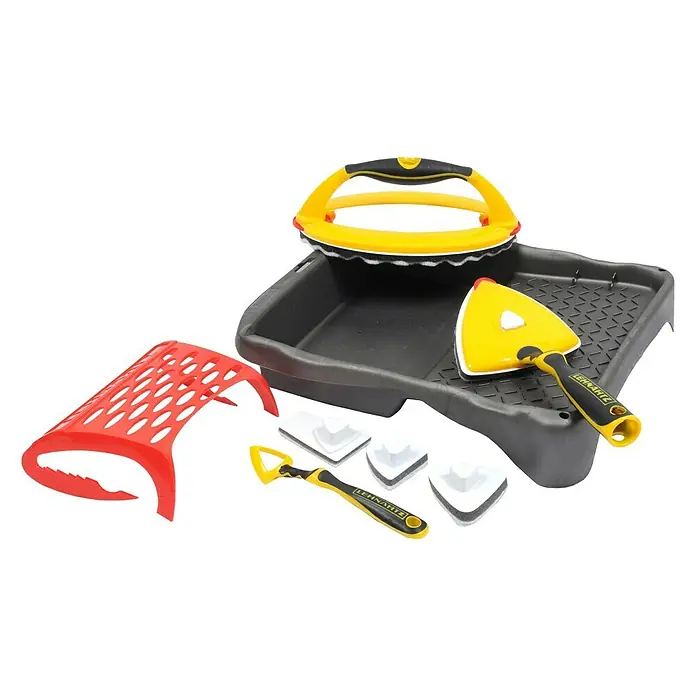 Lehnartz Isi-Line Streichkissen-Set Premium Mega-Box - 8 -tlg. - Ein graues Farbtablett-Set mit gelben Farbauftragewerkzeugen und einem roten Gittereinsatz für verschiedene Malerarbeiten.