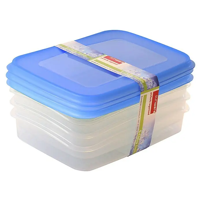 Sunware Gefrierdose Club Cuisine - 0,7 l, L x B x H: 17,5 x 14 x 4,4 cm, Farbe Deckel: Blau - Stapel von "Sunware E-Claire Freeze" Frischhaltedosen mit blauem Deckel, ideal für die Organisation und Aufbewahrung von Lebensmitteln.