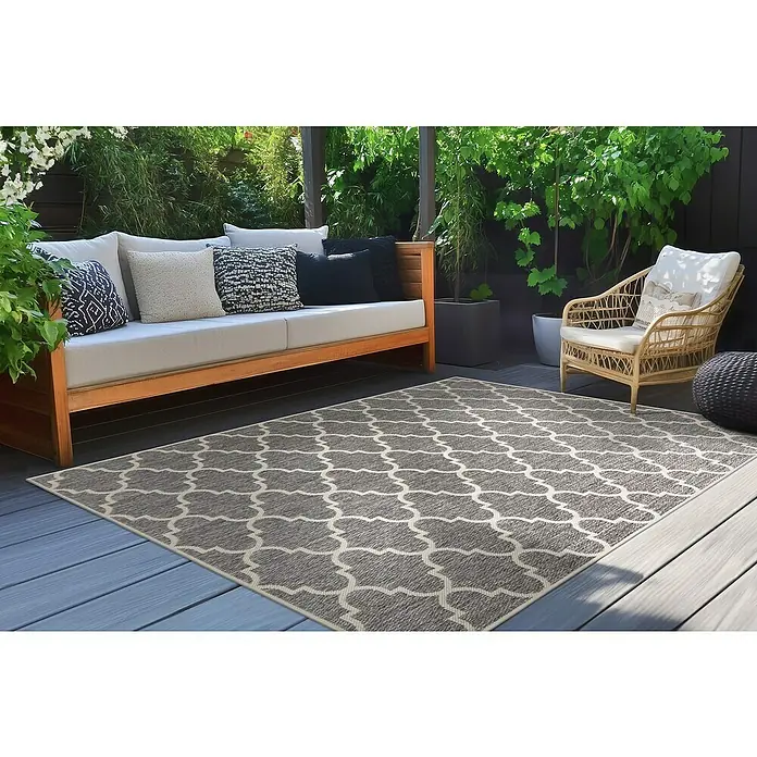 Outdoor-Teppich Casa - Silber, 150 x 80 cm, 100 % Polypropylen - Grauer Teppich mit marokkanischem Muster im Außenbereich, der einen stilvollen und komfortablen Bereich schafft.