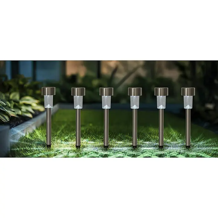 Solarleuchten-Set - Edelstahl, IP44 - Die sechs Solar-Gartenleuchten aus Edelstahl, die im Garten ein warmes Licht verbreiten, sind eine attraktive Dekoration für jeden Garten.