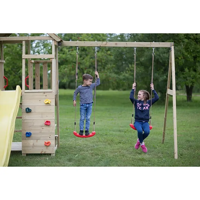 Wendi Toys Kinderspielturm Giraffe - Natur/Gelb - Kinder haben Spaß auf einer hölzernen Schaukel mit Rutsche und Kletterwand im Garten. Das Schaukelset bietet aktiven Spielspaß im Freien.