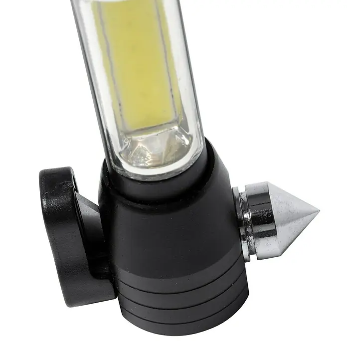 Linterna Daga - Negro, Aluminio - Primer plano de una herramienta de emergencia negra con luz LED, cortador de cinturón y rompecristales.