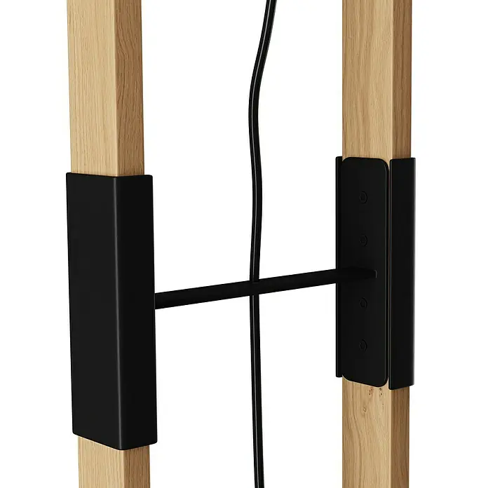 Eglo Hornwood Stehleuchte - Höhe: 140 cm - Nahaufnahme einer minimalistischen Holzleiter mit schwarzen Metallelementen, die ein modernes Design ausstrahlt.