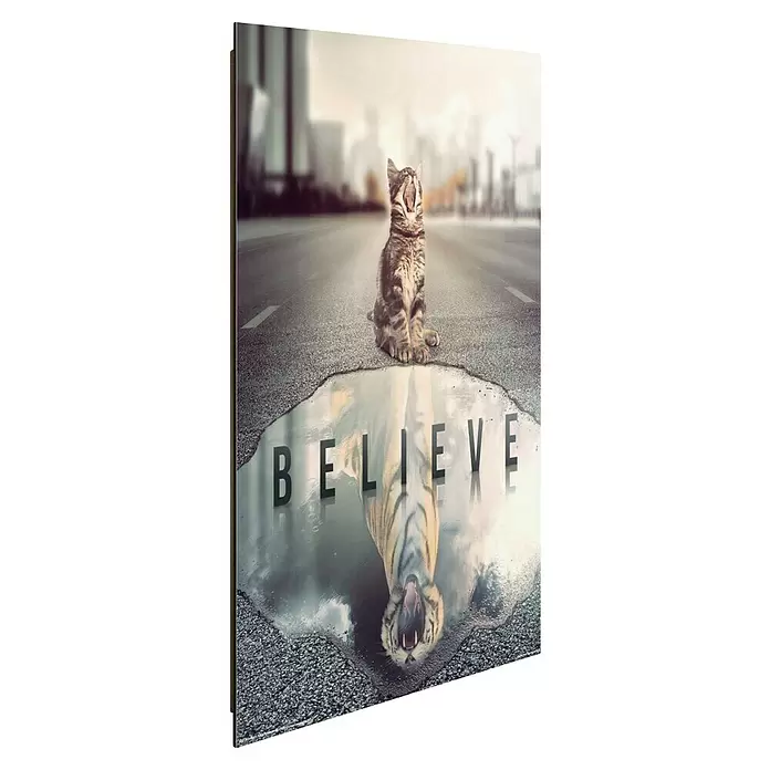 Reinders Decopanel - Set Your Mind, B x H: 40 x 50 cm - Wandbild: Gähnende Katze spiegelt sich als brüllender Tiger im Pfützenwasser, dazu 'BELIEVE'-Text.