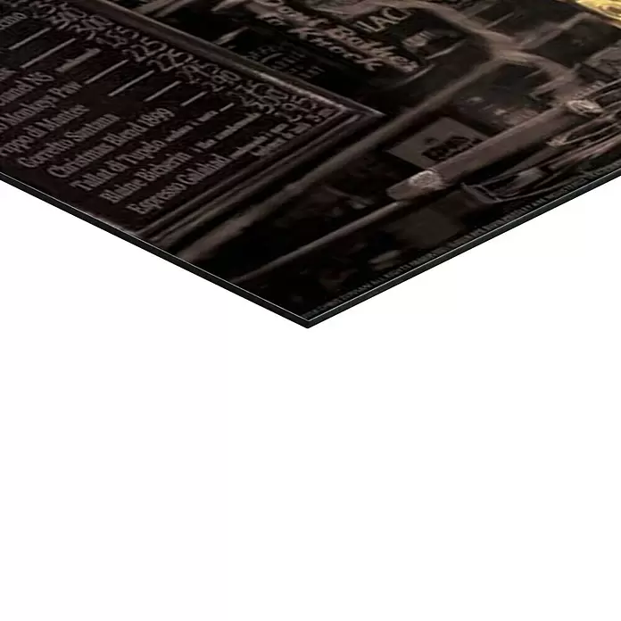 Reinders Decopanel - Chris Consani - Java Dreams, An x Al: 156 x 52 cm - Carta oscura con texto blanco que enumera bebidas o puros y sus precios.