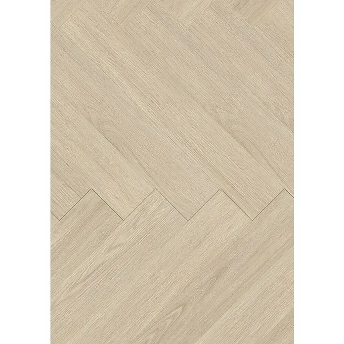 Gerflor Vinylboden Rigid Acoustic - Tulum Light, Fischgrät, 750 x 125 x 6 mm - Nahaufnahme eines hellen Holzparketts im Fischgrätmuster, das eine elegante und natürliche Textur für moderne Innenräume bietet.