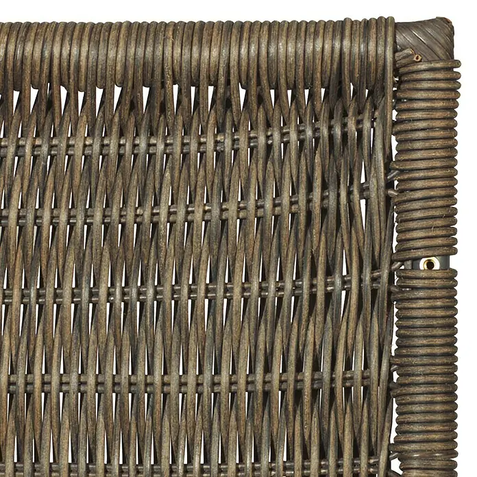 Sichtschutzelement Öland - 90 x 180 cm, Dunkelbraun - Nahaufnahme von einem Rattansessel mit komplexem Webmuster und robustem Rahmen, ideal für den Außenbereich und stilvolle Akzente.