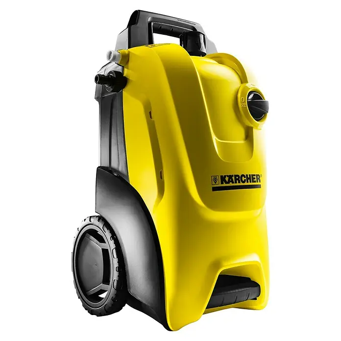 Kärcher Hochdruckreiniger K4 Pure Home - 1.800 W, Max. Druck: 130 bar, Fördermenge: 420 l/h - Ein gelber Kärcher Hochdruckreiniger, der für Reinigungsarbeiten im Außenbereich verwendet wird. Das Gerät hat Räder und einen Griff zum einfachen Transport.