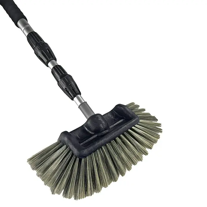 Yachticon Bürstenkopf Super Soft - Breite: 35 cm, Seitenborsten - Das Bild zeigt eine Teleskop-Reinigungsbürste mit robusten Borsten und einem verstellbaren Griff für vielseitige Reinigungsarbeiten.