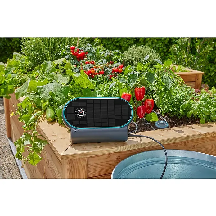 Gardena Micro-Drip Bewässerungs-Set AquaBloom L - 7,2 V, Solarbetrieben - Das Gardena Bewässerungs-Set mit Solarpanel für den Garten. Es automatisiert die Bewässerung und spart Wasser durch die Nutzung von Sonnenenergie.
