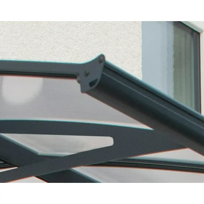 Palram – Canopia Pultvordach Amsterdam - 670,5 x 139 x 33 cm, Anthrazitgrau - Nahaufnahme einer modernen Terrassenüberdachung mit klarem Dach und grauen Metallrahmen. Eleganter Wetterschutz für den Außenbereich.