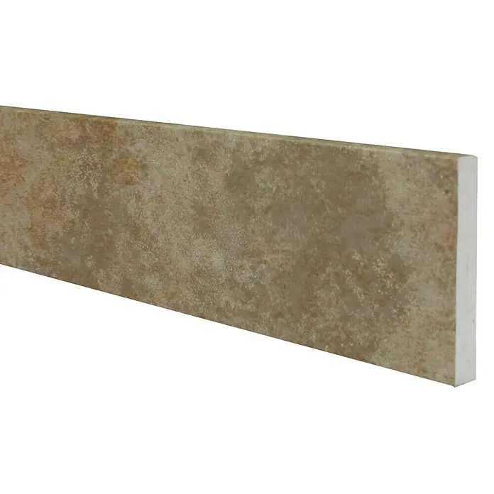 Bariperfil Cornisa Cuarcita - 2,05 m x 6 mm x 4 cm - Primer plano de un azulejo base de piedra natural beige con una textura moteada, ideal para un diseño de pared elegante.