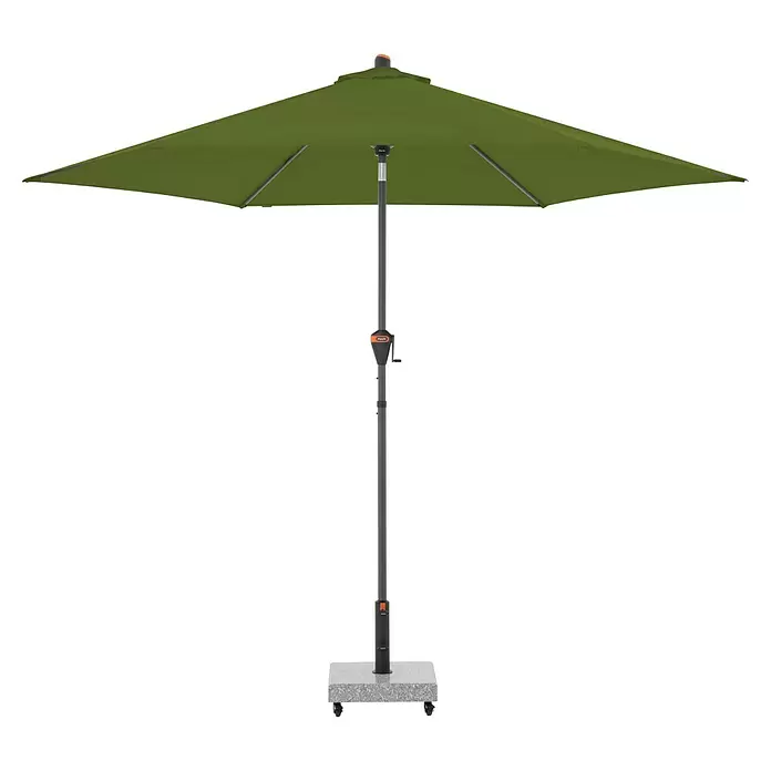 Doppler Marktschirm myZone Auto Tilt - Kiwi, Durchmesser Bespannung: 305 cm - Grüner, quadratischer Terrassenschirm mit dunkelgrauem Mast, Kurbelmechanismus und grauem Rollfuß.