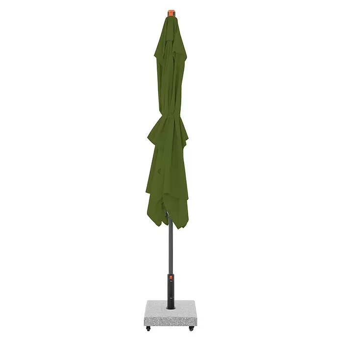 Doppler Marktschirm myZone Auto Tilt - Kiwi, Bespannungsmaß (L x B): 200 x 300 cm - Geschlossener grüner Sonnenschirm mit grauem Mast und Rollfuß.