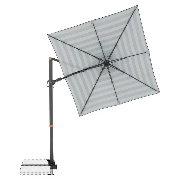 Doppler Ampelschirm myZone AX - Blockstreifen Anthrazit, Bespannungsmaß (L x B): 210 x 210 cm - Grauer Outdoor-Ampelschirm mit quadratischem, hellgrau-weiß gestreiftem Bezug, von unten mit Gestell sichtbar.