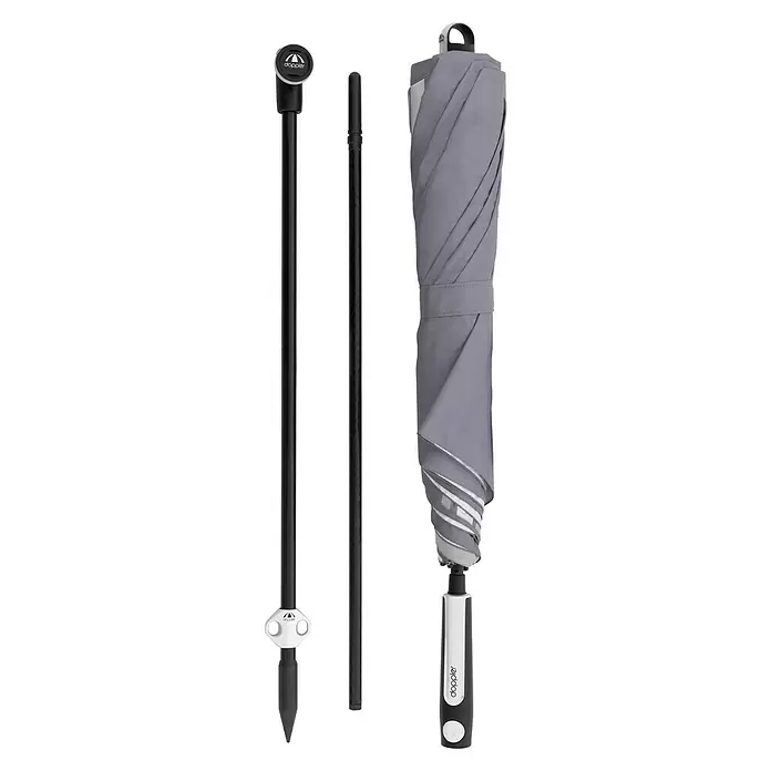Doppler Expert Strandschirm Manual Muli - Anthrazit, Durchmesser Bespannung: 160 cm - Grauer zusammengeklappter Doppler Regenschirm mit schwarzem Erdspieß und Verlängerungsstange.