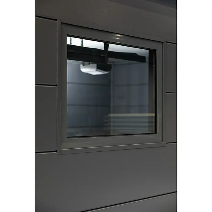 Telluria Garage Classico 3654G - Außenmaß inkl. Dachüberstand (B x T): 388 x 568 cm, Stahl, Anthrazit, Ohne Set - Nahaufnahme eines Garagentors mit einem Fenster, das den Mechanismus des Tors zeigt.