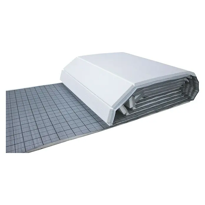 Solarfloor Wärmedämmung Tacker 30 - B x L: 1 x 10 m, Geeignet für: Fußbodenheizungen - Eine Rolle graue Unterlage mit schwarzen Linien und einer weißen Schaumstoffrolle. Ideal für die Isolierung unter Bodenbelägen.