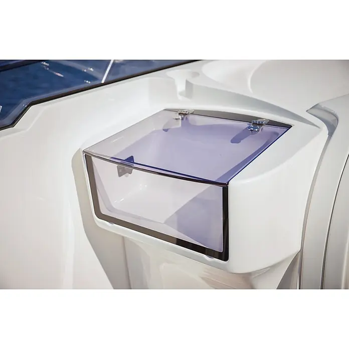 PEGAZUS GFK-Boot 550 Ready to Go 100 - Motorleistung: 73,6 kW, Geeignet für: Max. 6 Personen, Norm: CE-Klasse C - Nahaufnahme eines weißen Produkts mit einem transparenten, abgedunkelten Deckel und Chromscharnieren.