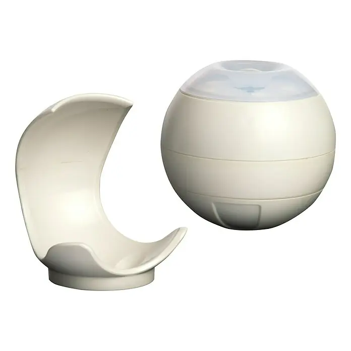 Voltomat Sensor de movimiento - Equipamiento: Detector de movimiento, Blanco, LED - Primer plano de un difusor de aromaterapia con soporte. El diseño esférico y los colores relajantes crean un ambiente relajante.