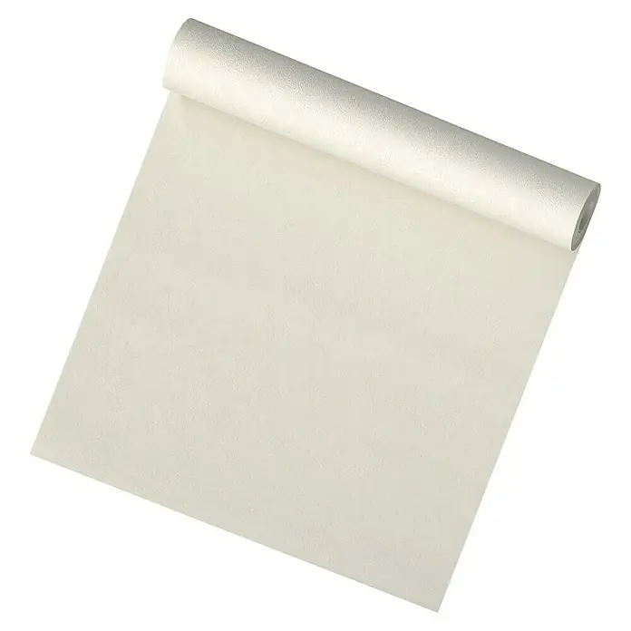 A.S. Création Vliestapete mit Putzstruktur - Weiß, Uni, 10,05 x 0,53 m - Nahaufnahme einer Tapetenrolle mit leicht abgerolltem cremefarbenem Muster, perfekt für stilvolle Wanddekoration.