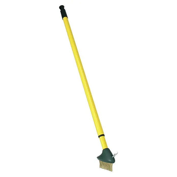 Steuber Fugenbürste - Mit Teleskopstiel, Verstellbar: 0 cm - 140 cm, Material Borsten: Kupfer - Stockbesen mit gelbem Stiel und grünem Bürstenkopf. Zum Reinigen von Oberflächen oder Fugen.
