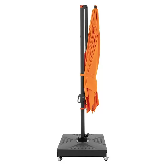 Doppler Ampelschirm myZone AX - Orange, Bespannungsmaß (L x B): 280 x 280 cm - Geschlossener oranger Ampelschirm mit dunkelgrauem Ständer und Rollfuß.
