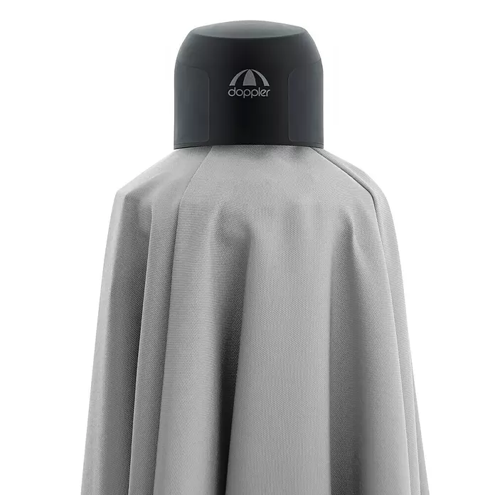 Doppler Ampelschirm myZone AX - Hellgrau, Bespannungsmaß (L x B): 210 x 210 cm - Geschlossener grauer Regenschirm mit schwarzer Kappe und „doppler“-Logo.