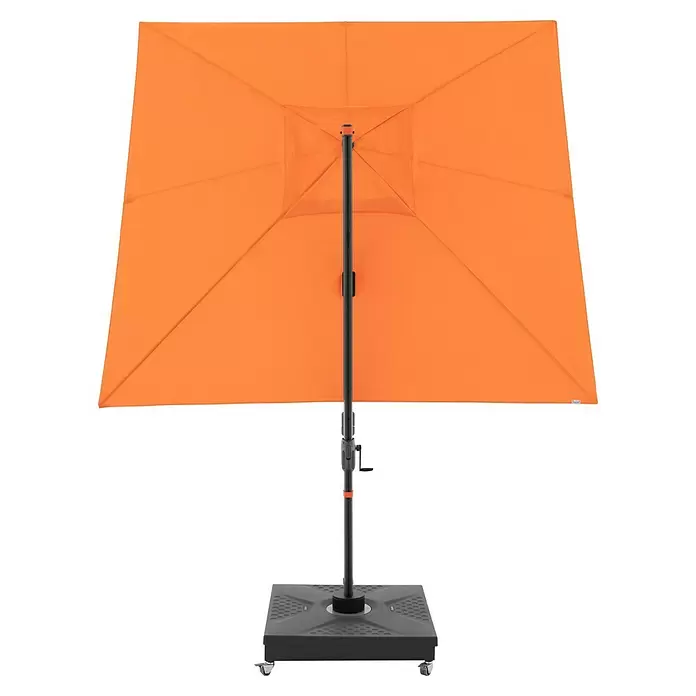 Doppler Ampelschirm myZone AX - Orange, Bespannungsmaß (L x B): 280 x 280 cm - Orangefarbener quadratischer Gartenschirm mit schwarzem Mast, Kurbelmechanismus und dunkelgrauem Rollfuß.